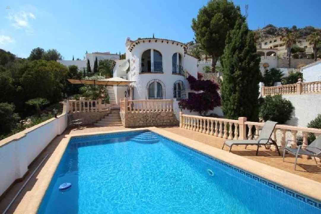 ***Villa mit Pool und schönem Meerblick***