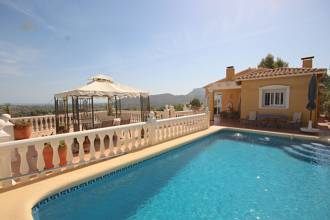 Thumbnail von ***Villa mit beheizbarem Pool und herrlichem Meerblick, 2 unabhängige Wohnungen, Zentralheizung , Kamin, Alarmanlage, Carport, Terrasse etc.***