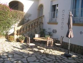 Thumbnail von ***Sehr gepflegte und stadtnahe Villa mit Pool***