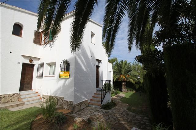 ***Geräumiges Reihenhaus mit Gemeinschaftspool in dem beliebten La Sella Golf Resort***