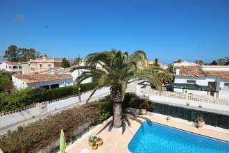 Thumbnail von ***Villa mit zwei Stufen zum Meer, perfekt gepflegt mit privatem Pool***