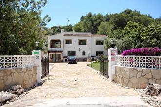 Thumbnail von ***Modernisierte Villa im Landhaus Stil auf dem Montgo-Javea, 5 Schlafzimmer, 3 Bäder, Pool, Terrasse, Garten, Grill, Fitnessraum, Parkplatz, etc.***