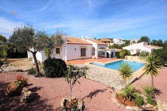 Thumbnail von ***Villa in ruhiger und sonniger Lage auf großem Eckgrundstück mit beheizbarem Pool***