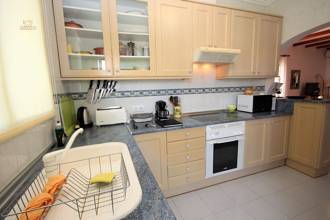 Thumbnail von ***Villa in ruhiger und sonniger Lage auf großem Eckgrundstück mit beheizbarem Pool***