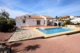 Thumbnail von ***Villa in ruhiger und sonniger Lage auf großem Eckgrundstück mit beheizbarem Pool***