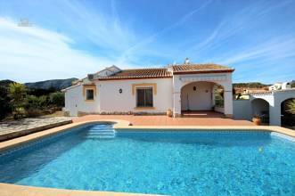 Thumbnail von ***Villa in ruhiger und sonniger Lage auf großem Eckgrundstück mit beheizbarem Pool***