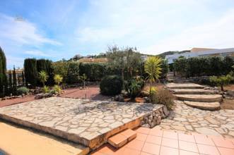 Thumbnail von ***Villa in ruhiger und sonniger Lage auf großem Eckgrundstück mit beheizbarem Pool***