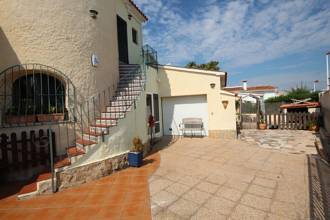 Thumbnail von ***Renovierte Villa nur 200m vom Meer entfernt mit separater Wohnung und Garage***