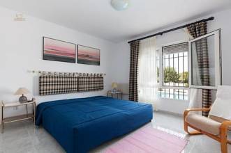 Thumbnail von ***Hochwertige Villa mit Pool, großzügigen Räumen und alles auf einer Ebene***