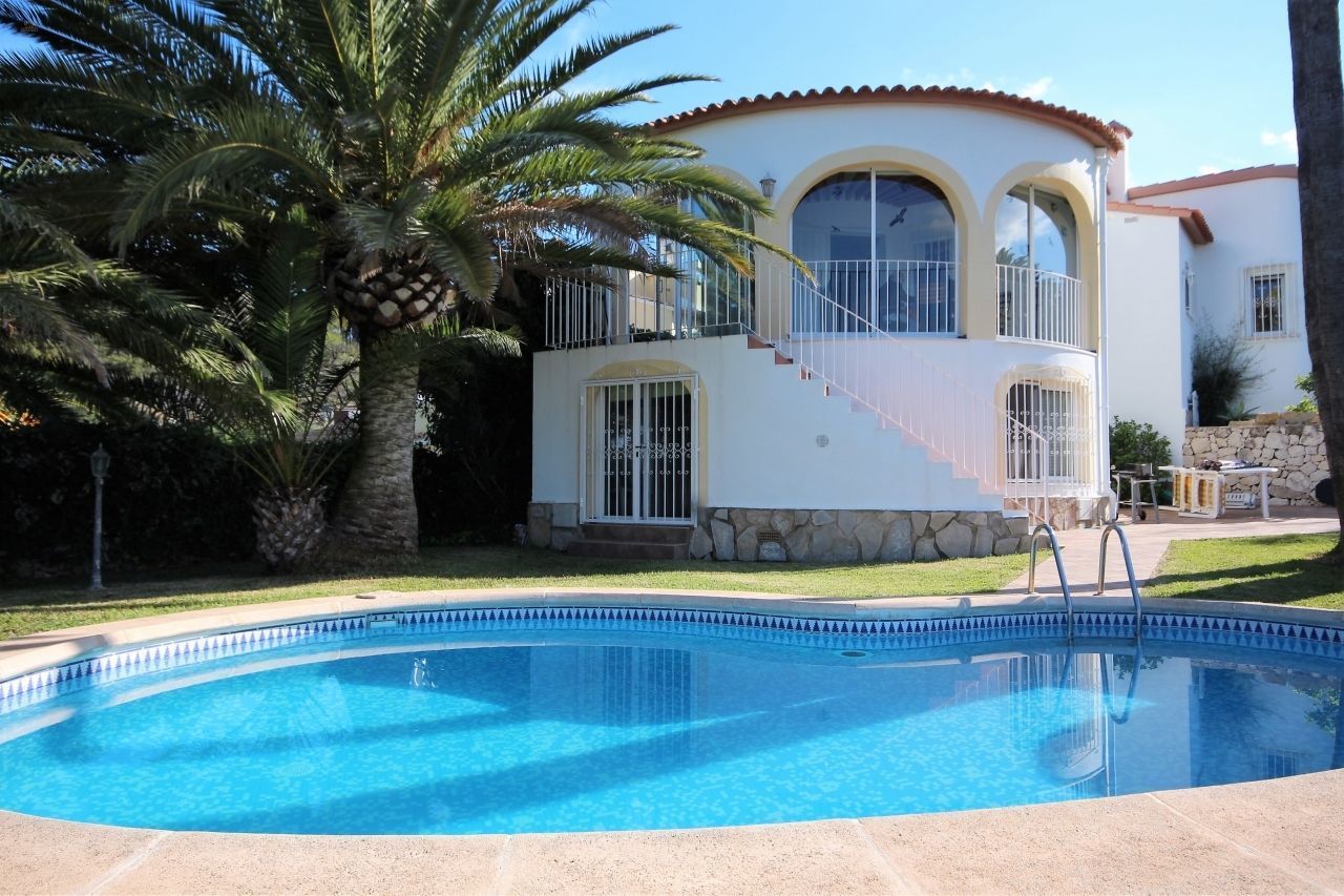 ***Sehr gepflegte Villa in Oliva mit Privatpool und herrlichen Ausblick***