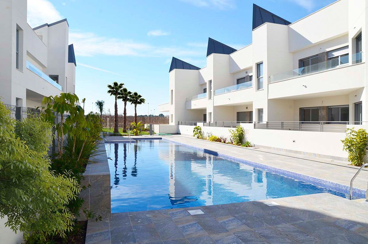 ***Moderne 3-Zimmer-Penthouse-Wohnungen mit Gemeinschaftspool nur 300 m vom Meer***