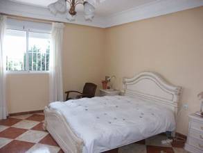 Thumbnail von ***Exklusive und großzügige Villa mit Privatpool***