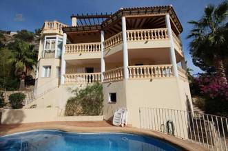 Thumbnail von ***Gepflegte und großzügige Villa mit Garage, Pool und traumhaftem Ausblick***