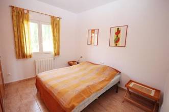 Thumbnail von ***Gepflegte und großzügige Villa mit Garage, Pool und traumhaftem Ausblick***