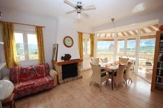 Thumbnail von ***Gepflegte und großzügige Villa mit Garage, Pool und traumhaftem Ausblick***