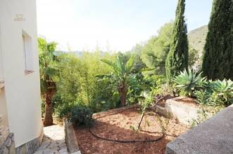 Thumbnail von ***Gepflegte und großzügige Villa mit Garage, Pool und traumhaftem Ausblick***