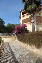 Thumbnail von ***Gepflegte und großzügige Villa mit Garage, Pool und traumhaftem Ausblick***