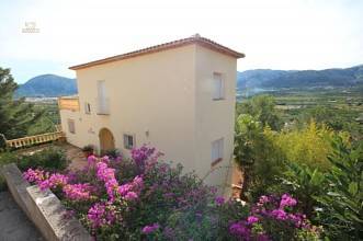 Thumbnail von ***Gepflegte und großzügige Villa mit Garage, Pool und traumhaftem Ausblick***