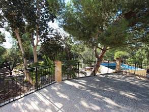 Thumbnail von ***Große Villa mit drei Wohneinheiten***