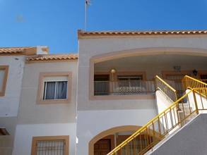 ***Obere Wohnung mit 2 Schlafzimmern und privater Dachterrasse***
