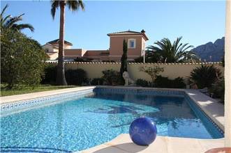 Thumbnail von ***Moderne Villa mit Pool auf einem Eckgrundstück in bester Wohnlage Vergels***