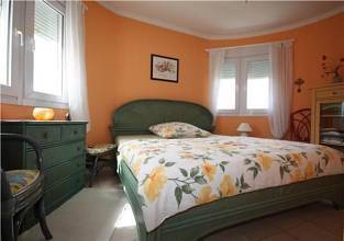 Thumbnail von ***Moderne Villa mit Pool auf einem Eckgrundstück in bester Wohnlage Vergels***