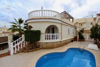 Thumbnail von ***Zentral gelegene Villa mit privatem Pool und Aussicht***