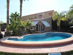 Thumbnail von ***Sehr gepflegte Villa mit einem traumhaften Garten***