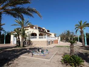 Thumbnail von ***Große renovierte Villa nur 2 km vom Meer entfernt***