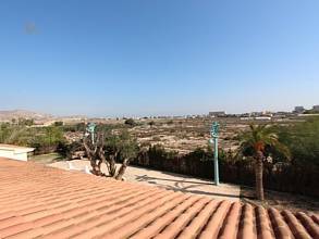 Thumbnail von ***Große renovierte Villa nur 2 km vom Meer entfernt***