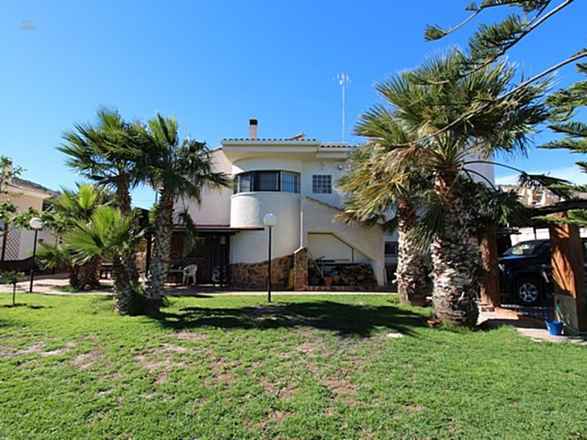 ***Sehr gepflegte Villa im Raum Muchamiel***