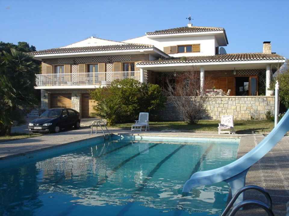 ***Komplett renovierte Villa im Raum Busot***