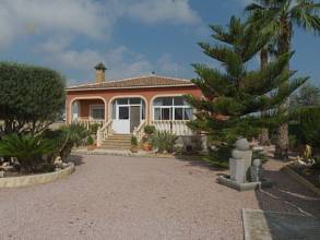 Thumbnail von ***Wunderschöne Landhaus-Villa mit Pool, Garage und Sommerküche***