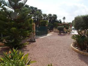 Thumbnail von ***Wunderschöne Landhaus-Villa mit Pool, Garage und Sommerküche***