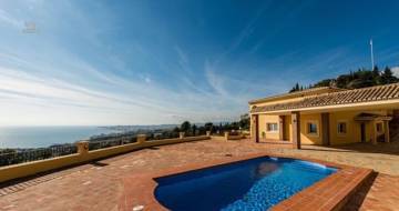 Thumbnail von Luxus-Villa in Benalmadena Pueblo R2419871