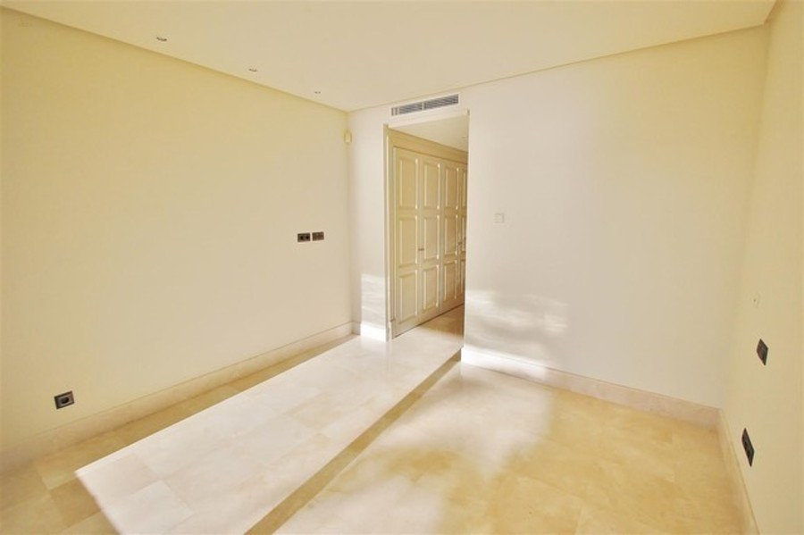 Thumbnail von Luxus-Wohnung in Estepona R2804858