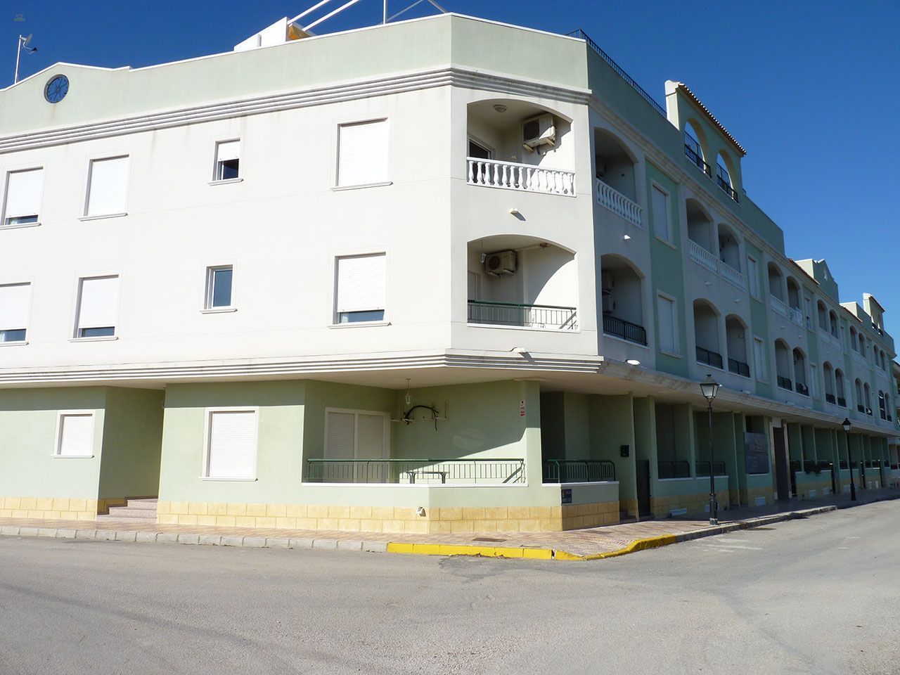 ***Moderne 2-Zimmer-Wohnungen mit Gemeinschaftspool***