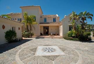 Thumbnail von Luxus-Villa in Monte Halcones R2794208