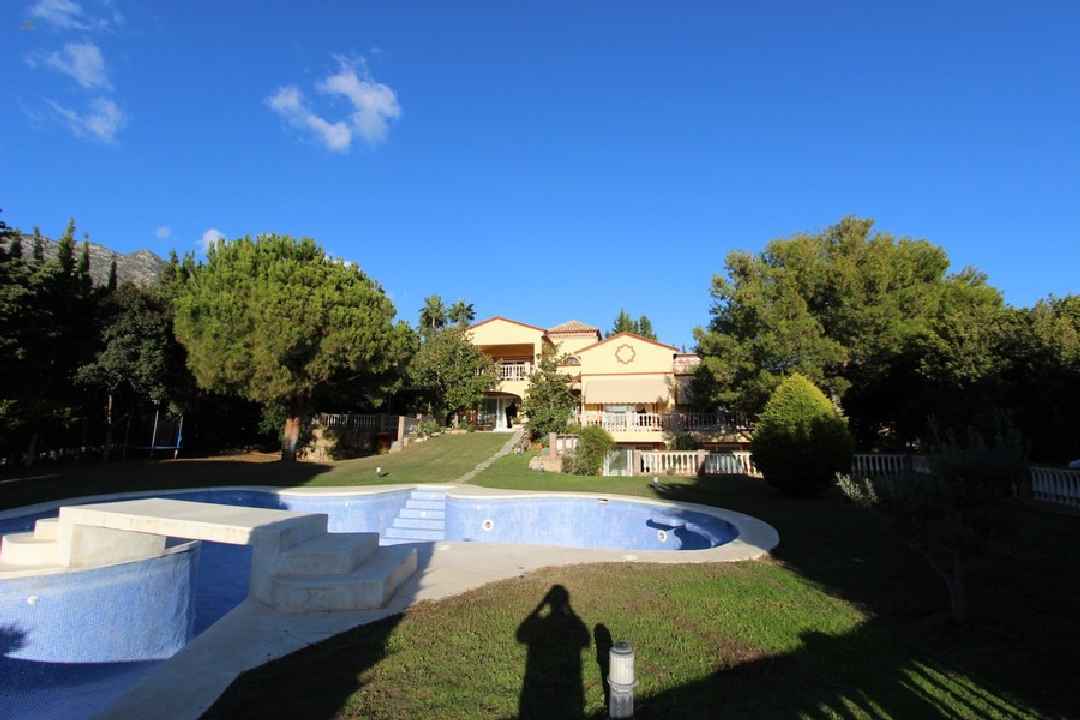 Luxus-Villa in Sierra Blanca R2784056