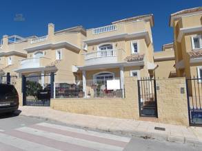 Thumbnail von ***Attraktive Villa mit 3 Schlafzimmern und 3 Bädern in bevorzugter Wohnlage in der Urb. La Marina***