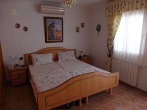 Thumbnail von ***Elegante und großzügige Villa mit 2 Gästewohnungen und Privatpool***