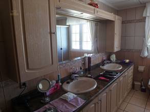 Thumbnail von ***Elegante und großzügige Villa mit 2 Gästewohnungen und Privatpool***