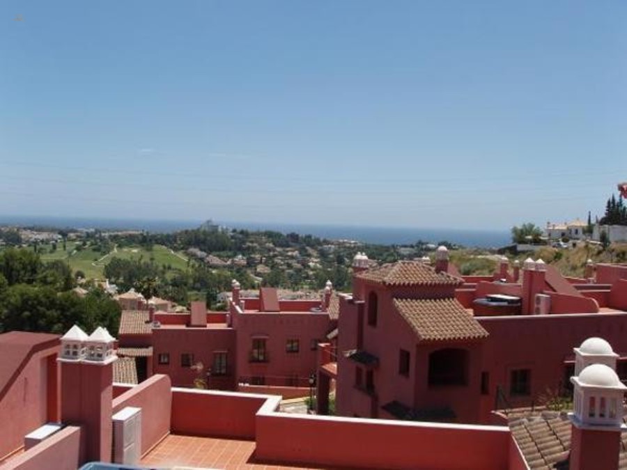 Luxus-Wohnung in Benahavis R2659238