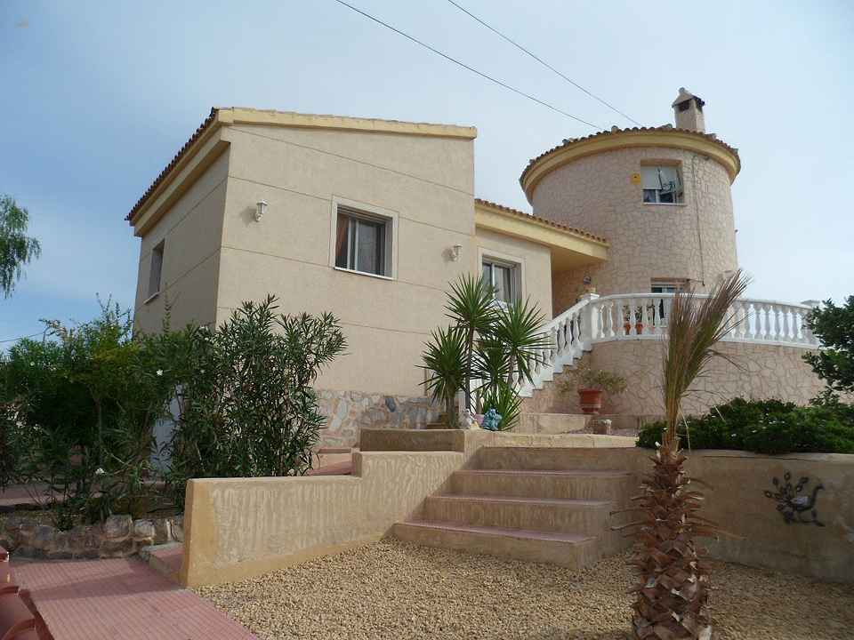 ***Top gepflegte Villa mit Meerblick, Garage und Privatpool***