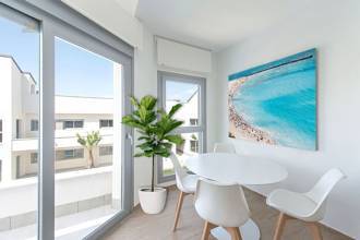 Thumbnail von ***Moderne 45-Zimmer-Reihenhäuser mit Dachterrasse und Gemeinschaftspool nur 300 m vom Meer***