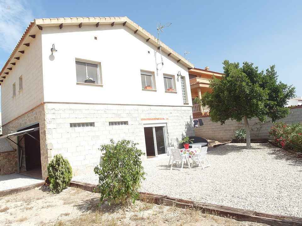 ***Wunderschöne Villa mit sehr großem Untergeschoss in ruhiger Lage***