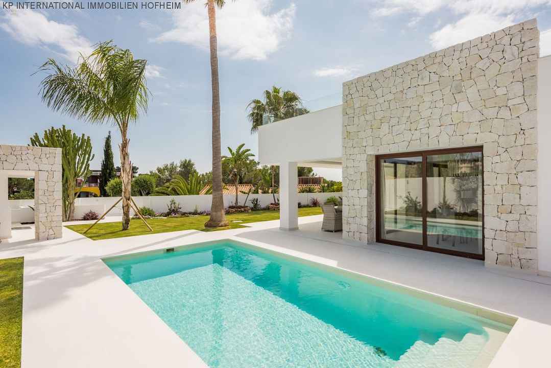 ***VILLA IN EL ROSARIO, MARBELLA OST***