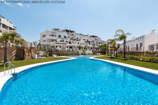 ***NEUE WOHNUNGEN ZU VERKAUFEN BEI LA RESINA GOLF IN ESTEPONA***