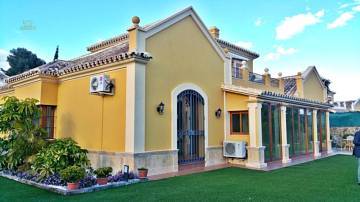 Thumbnail von Luxus-Villa in El Paraiso R2811116