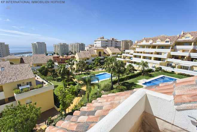***DUPLEX-PENTHAUS ZUM VERKAUF BEIM HAFEN VON ESTEPONA***